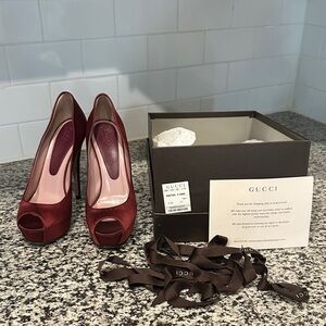 Gucci Women's Burgundy Peep Toe Heels 37